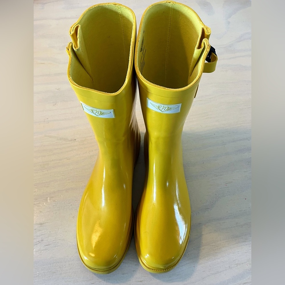 Yellow Mid Calf Rain Boots, Size 10